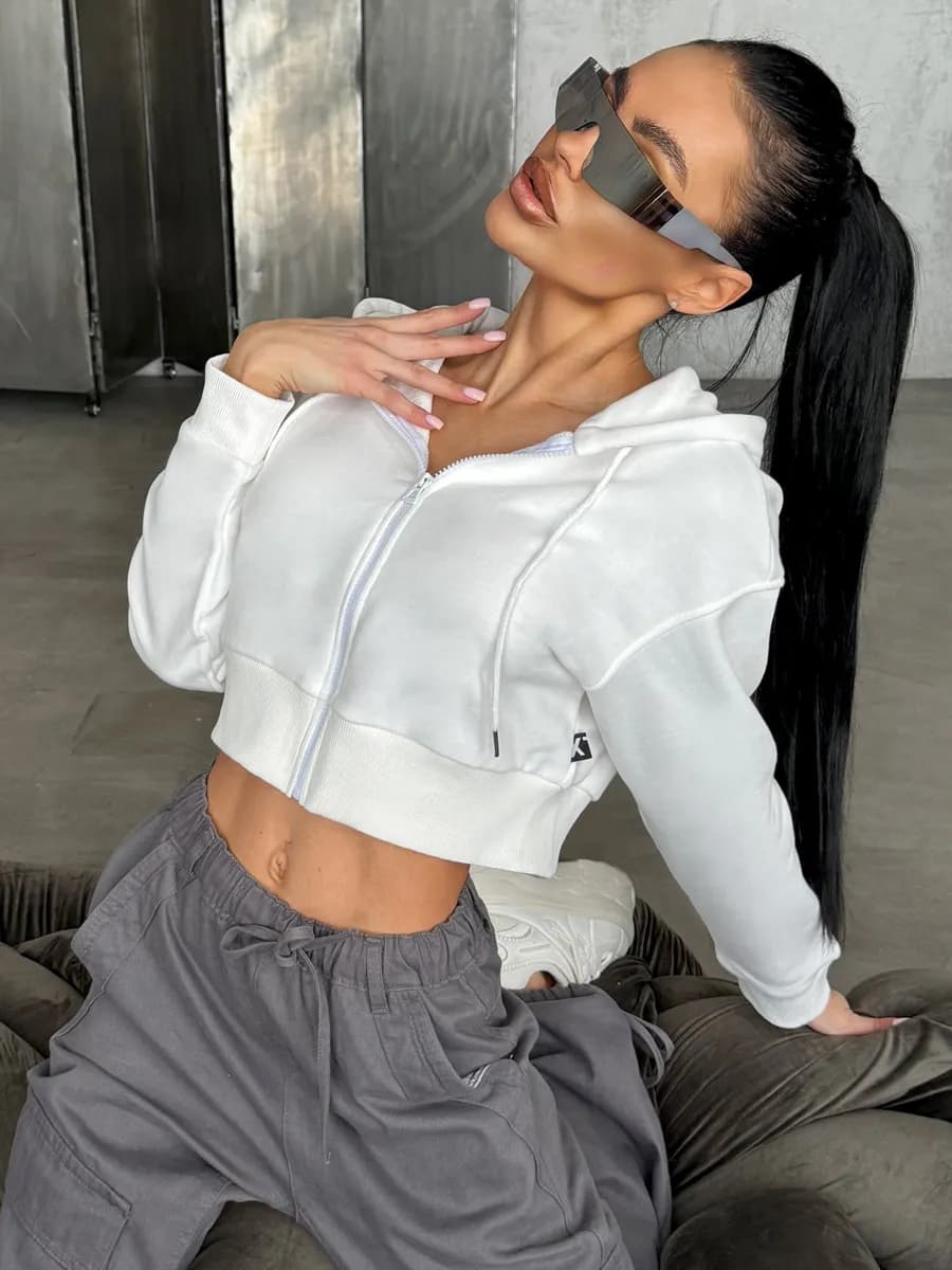 Толстовка укороченная на молнии с капюшоном