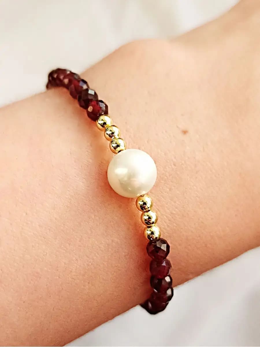 Браслет из натуральных камней с жемчугом