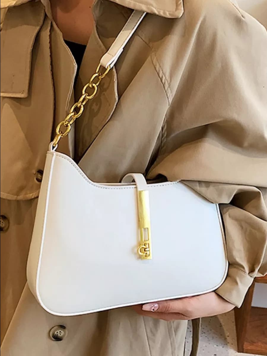 Сумка багет с цепочкой