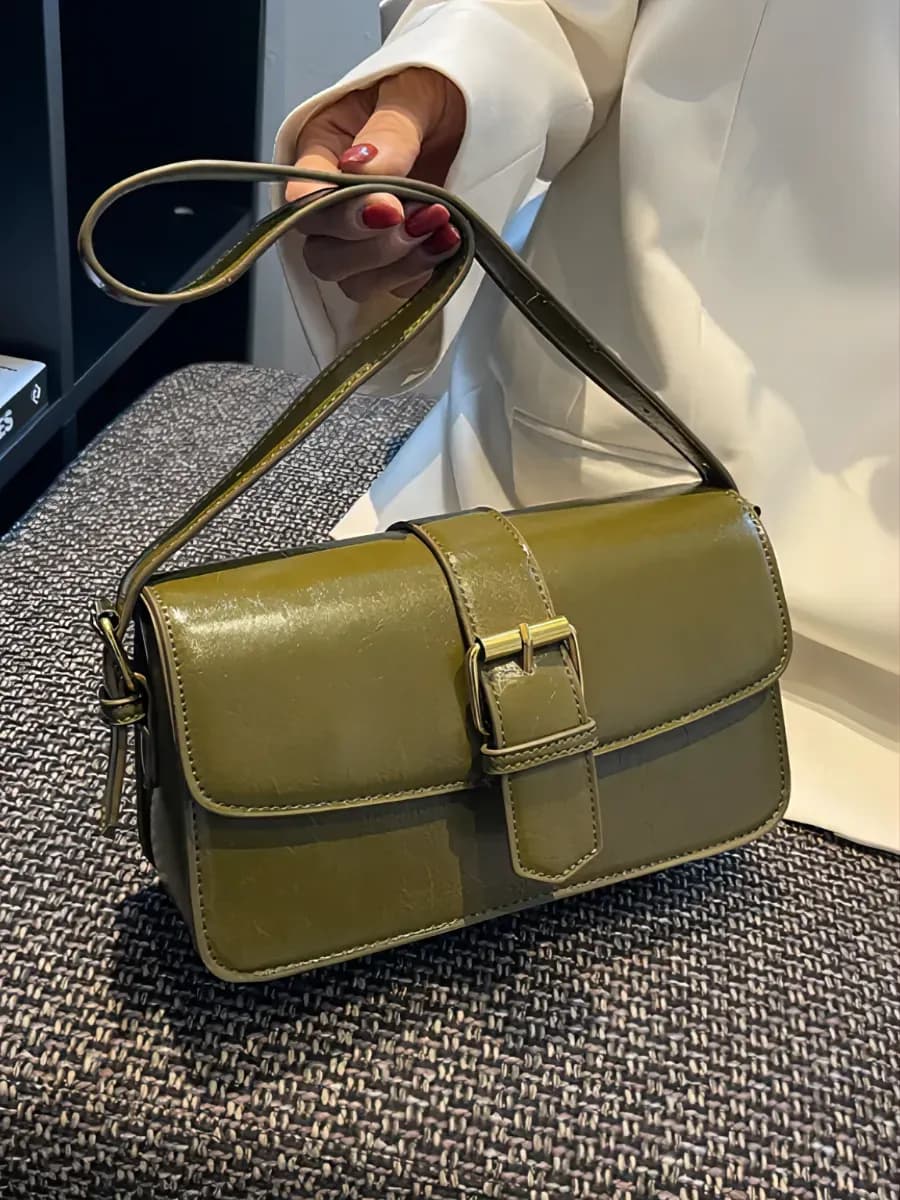 Сумка зеленая багет через плечо