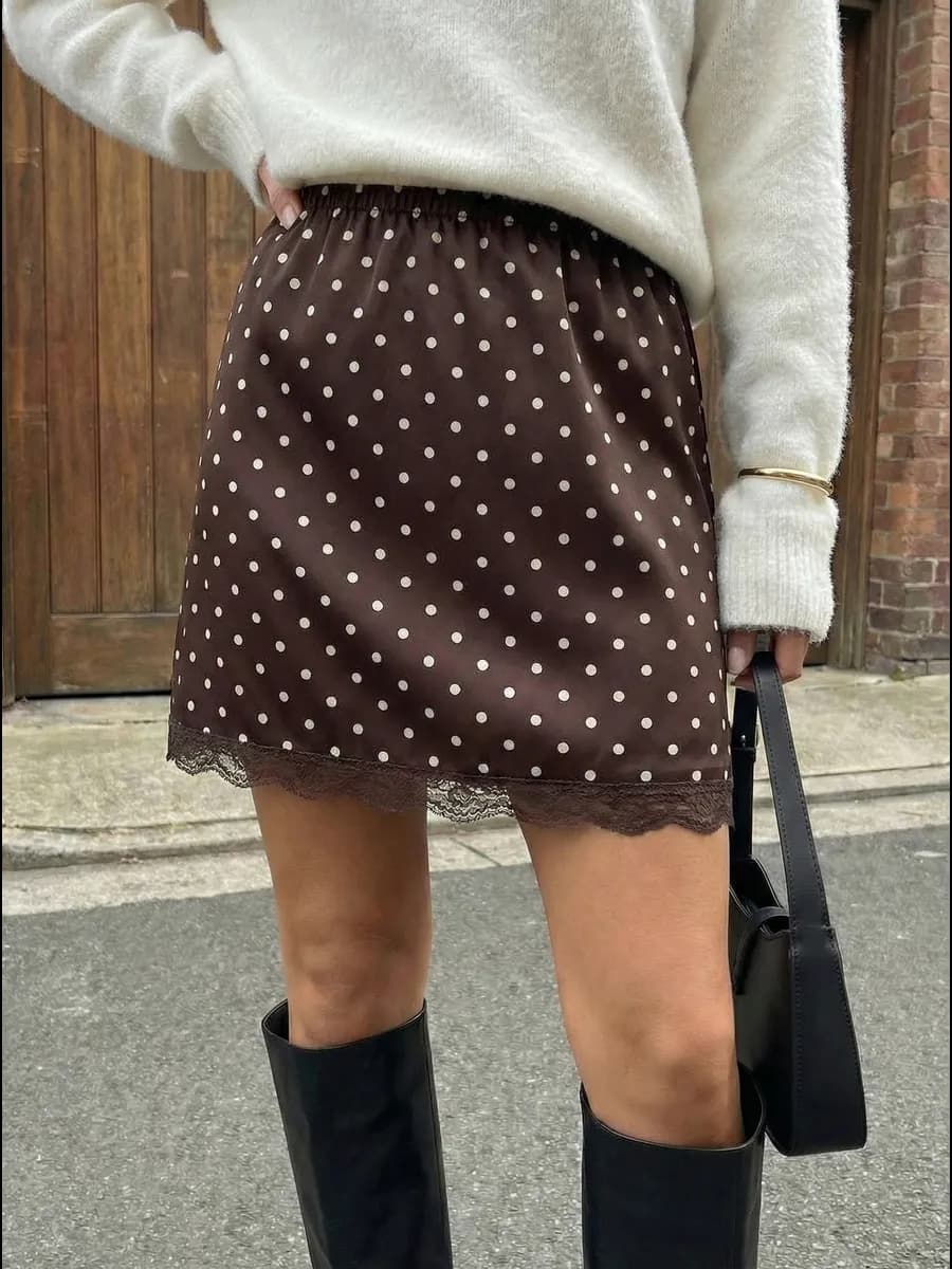 Юбка шелковая атласная мини с кружевом в бельевом стиле