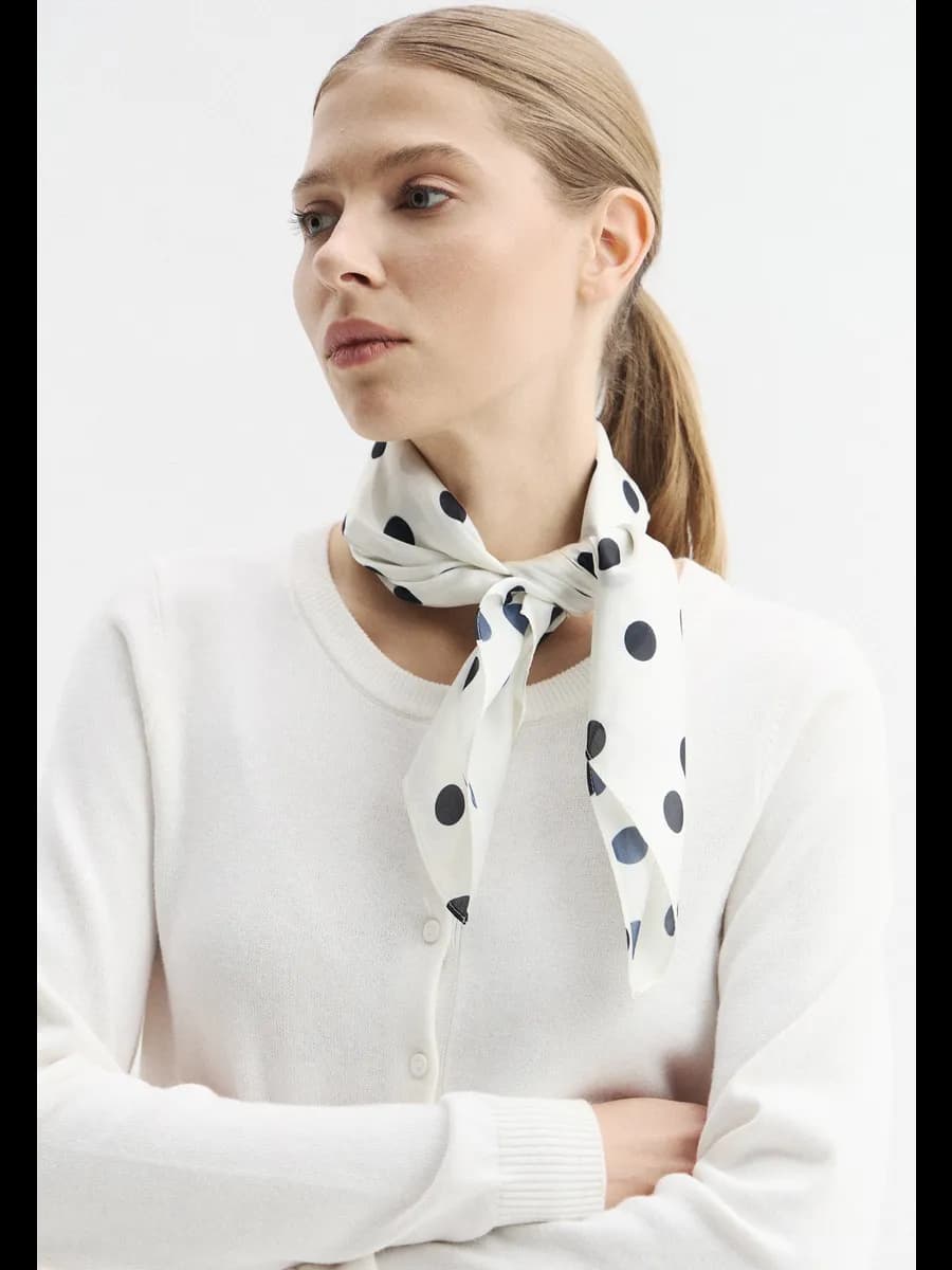 Платок атласный в горошек