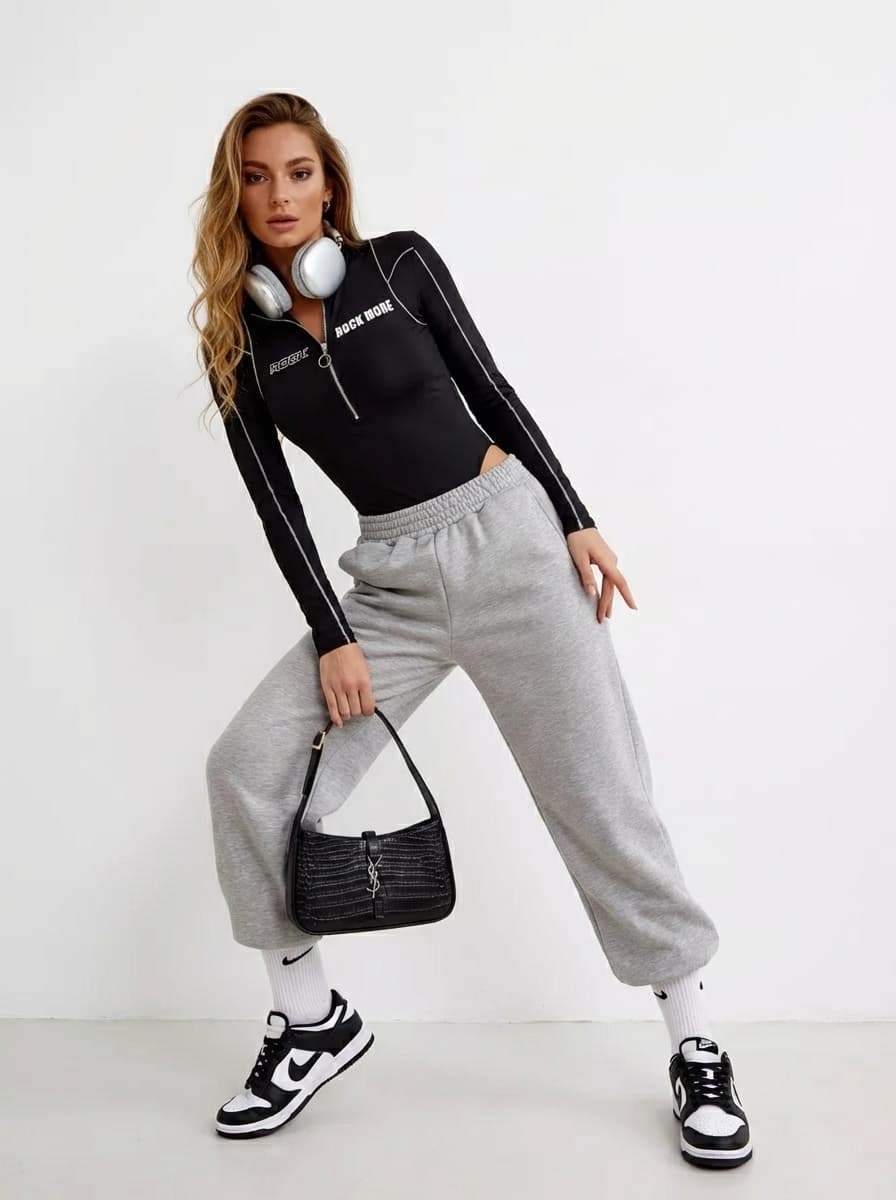 Спортивный стритвир образ с боди и широкими штанами — Streetwear | Во! стиле