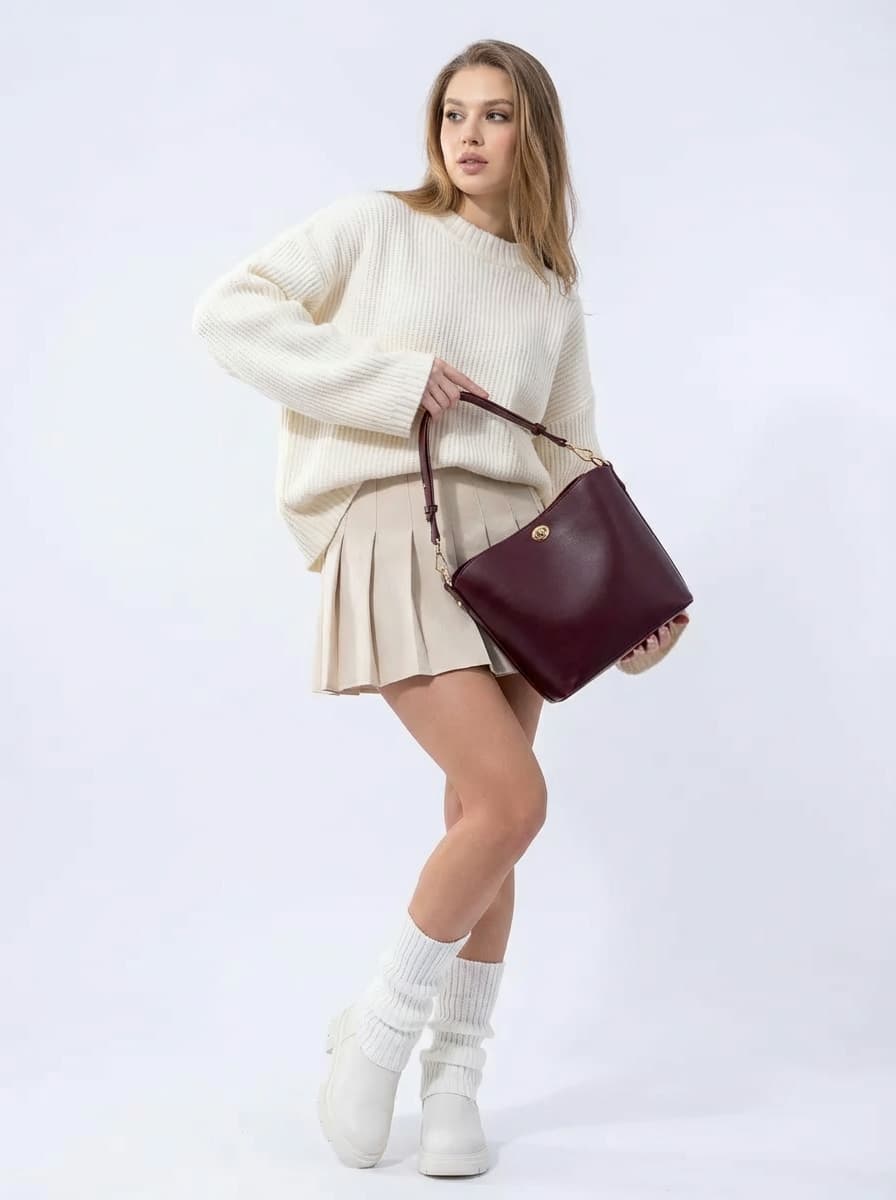 Уютный зимний образ: оверсайз джемпер и юбка-шорты — Streetwear | Во! стиле