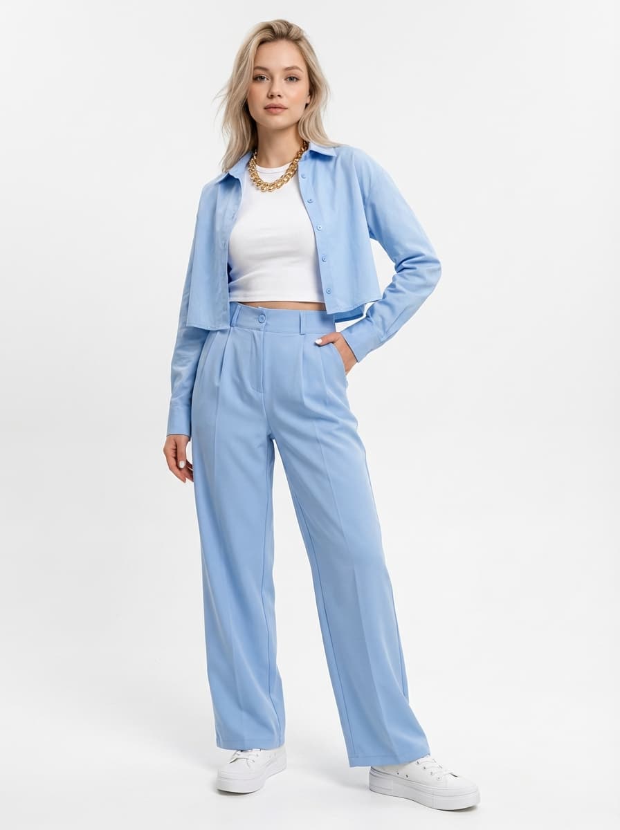 Голубой монохром: стильный образ с брюками и кедами — Casual | Во! стиле