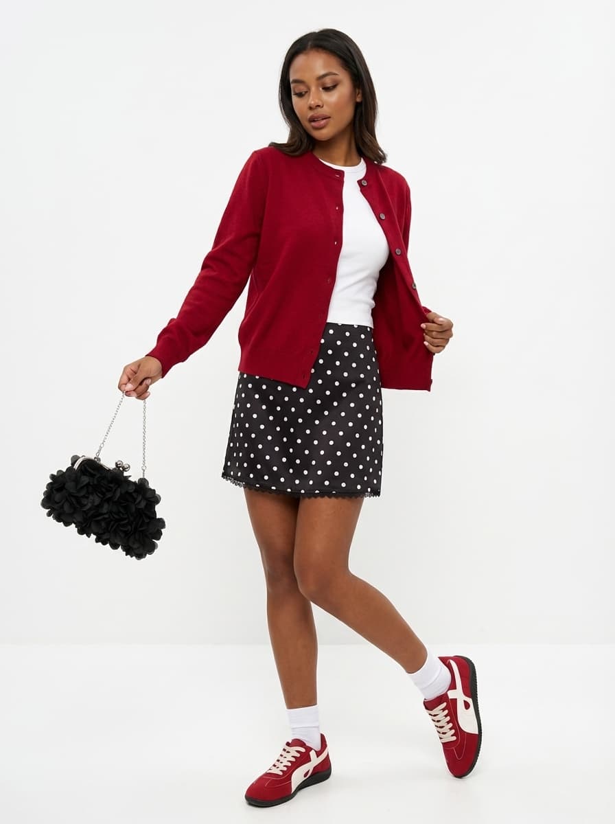 Стильный образ с красным кардиганом и мини-юбкой — Streetwear | Во! стиле