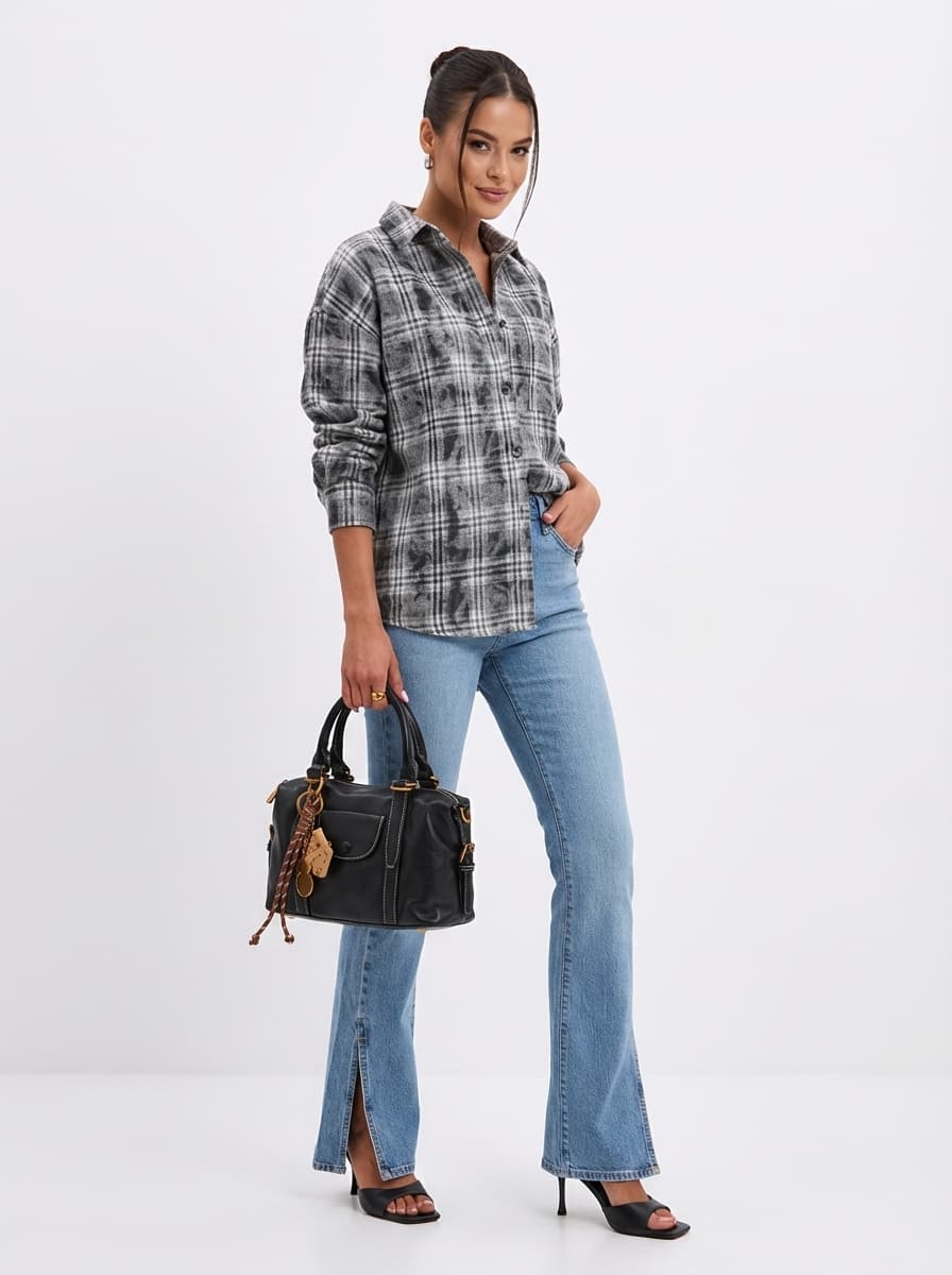 Стильный образ с клетчатой рубашкой и джинсами клеш — Casual | Во! стиле