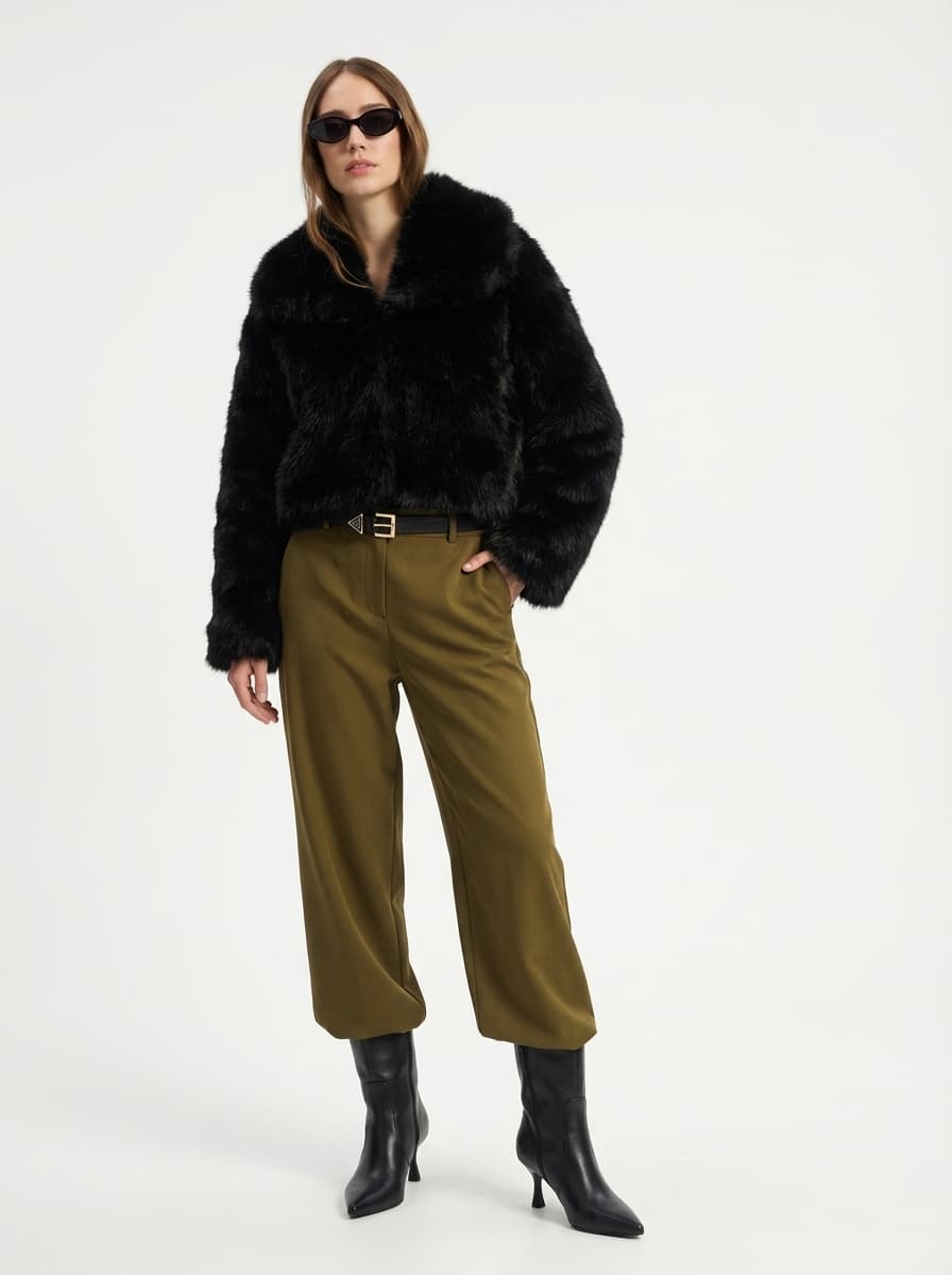 Элегантный зимний образ с шубой и брюками в цвете хаки — Casual | Во! стиле
