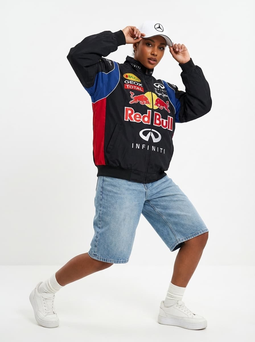 Образ в стиле F1: бомбер Red Bull и джинсовые джортсы — Streetwear | Во! стиле